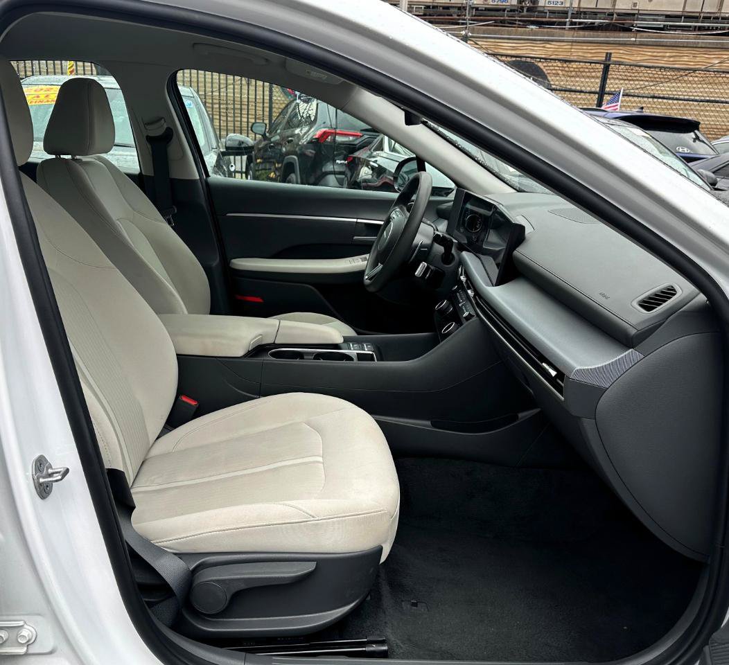 Used 2025 Hyundai Sonata SEL FWD image 21