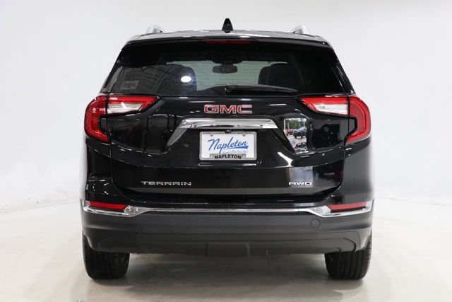 Used 2024 GMC Terrain SLT AWD/4WD image 6