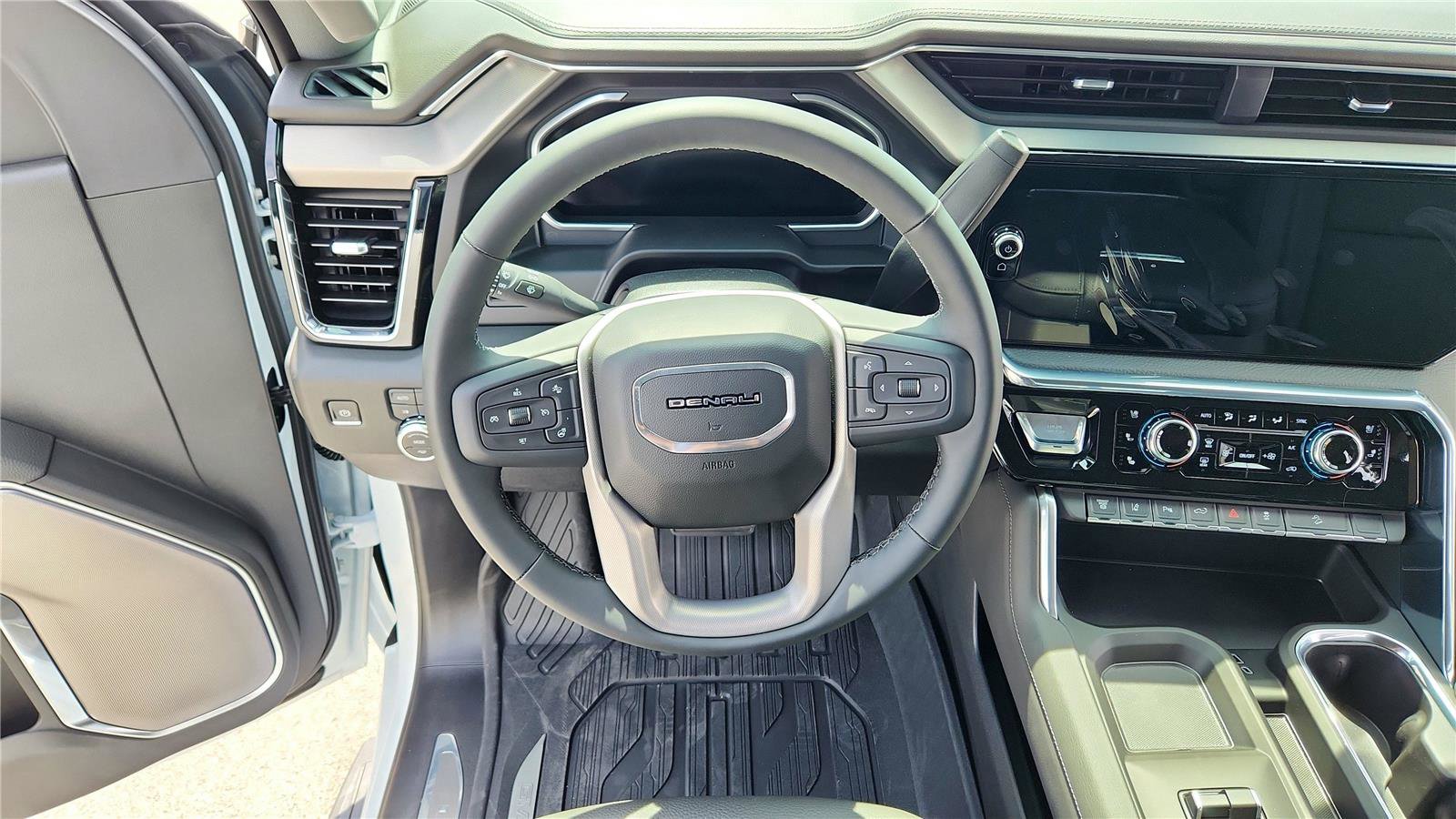 New 2026 GMC Sierra 2500 Denali AWD/4WD image 17