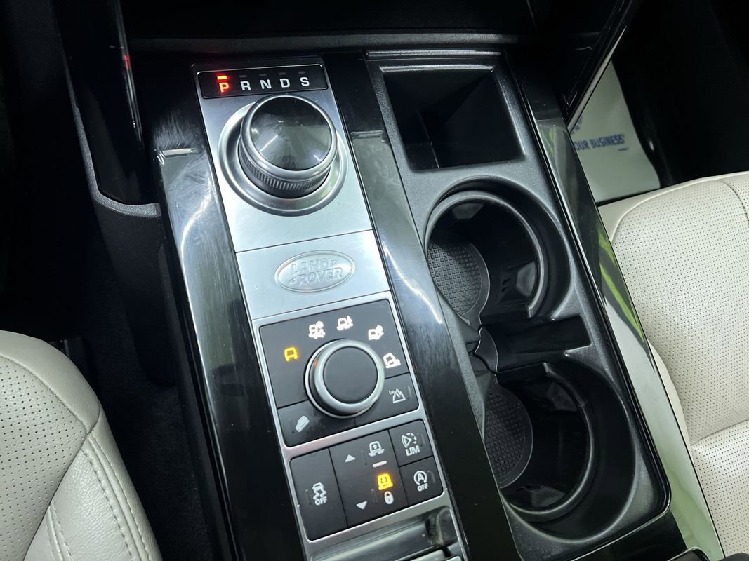Used 2017 Land Rover Discovery SE AWD/4WD image 23