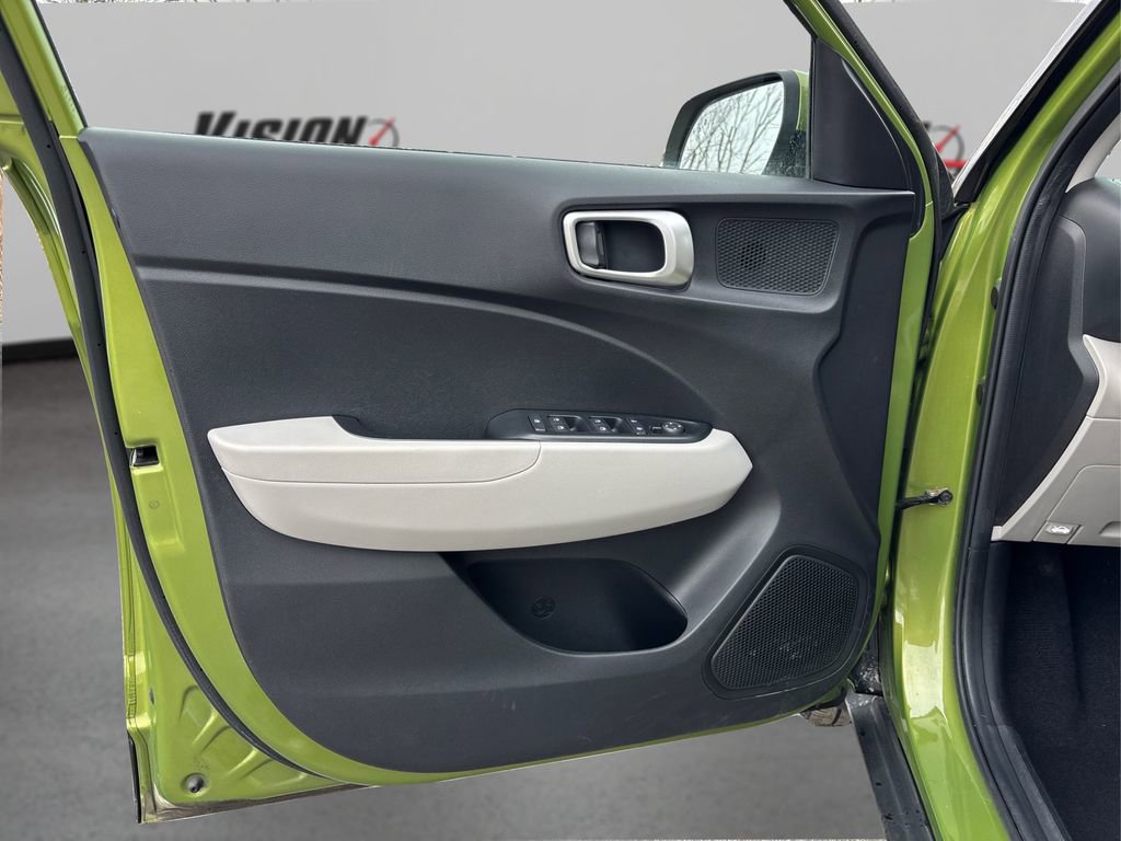 Used 2020 Hyundai Venue SEL w/ Convenience + Premium Package image 23