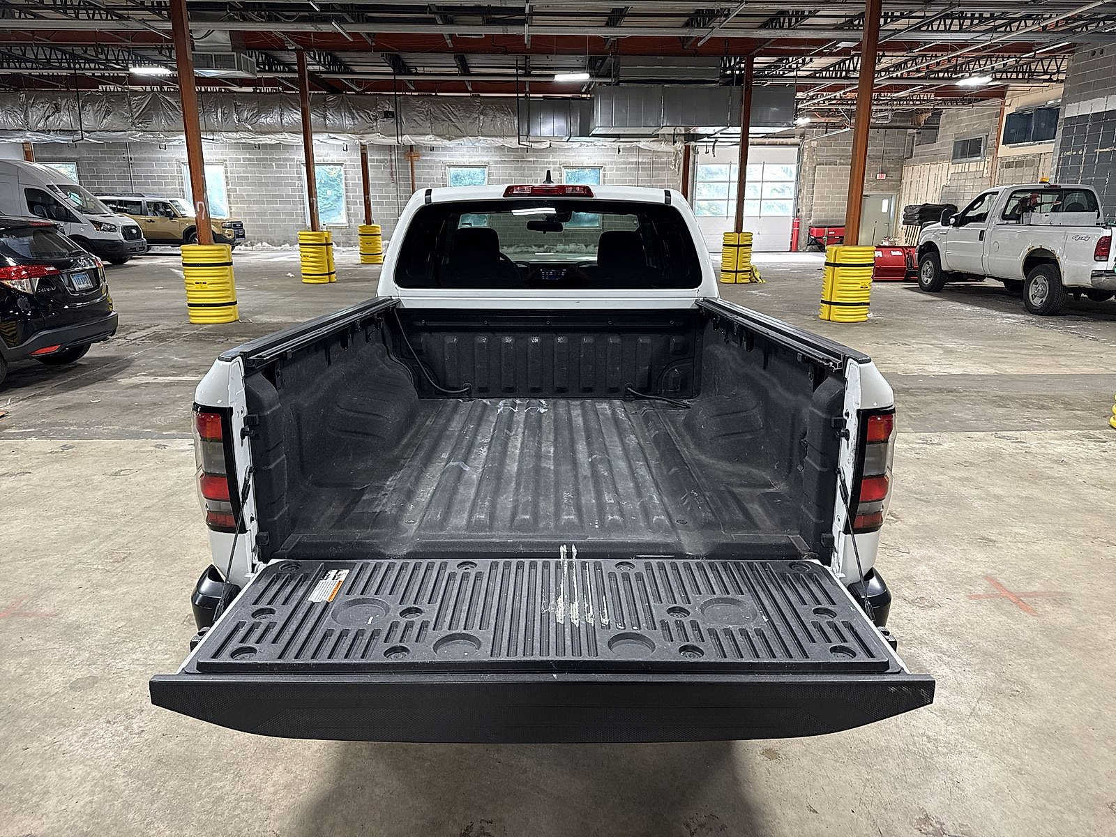 Used 2024 Nissan Frontier S w/ S Utility Package RWD image 11