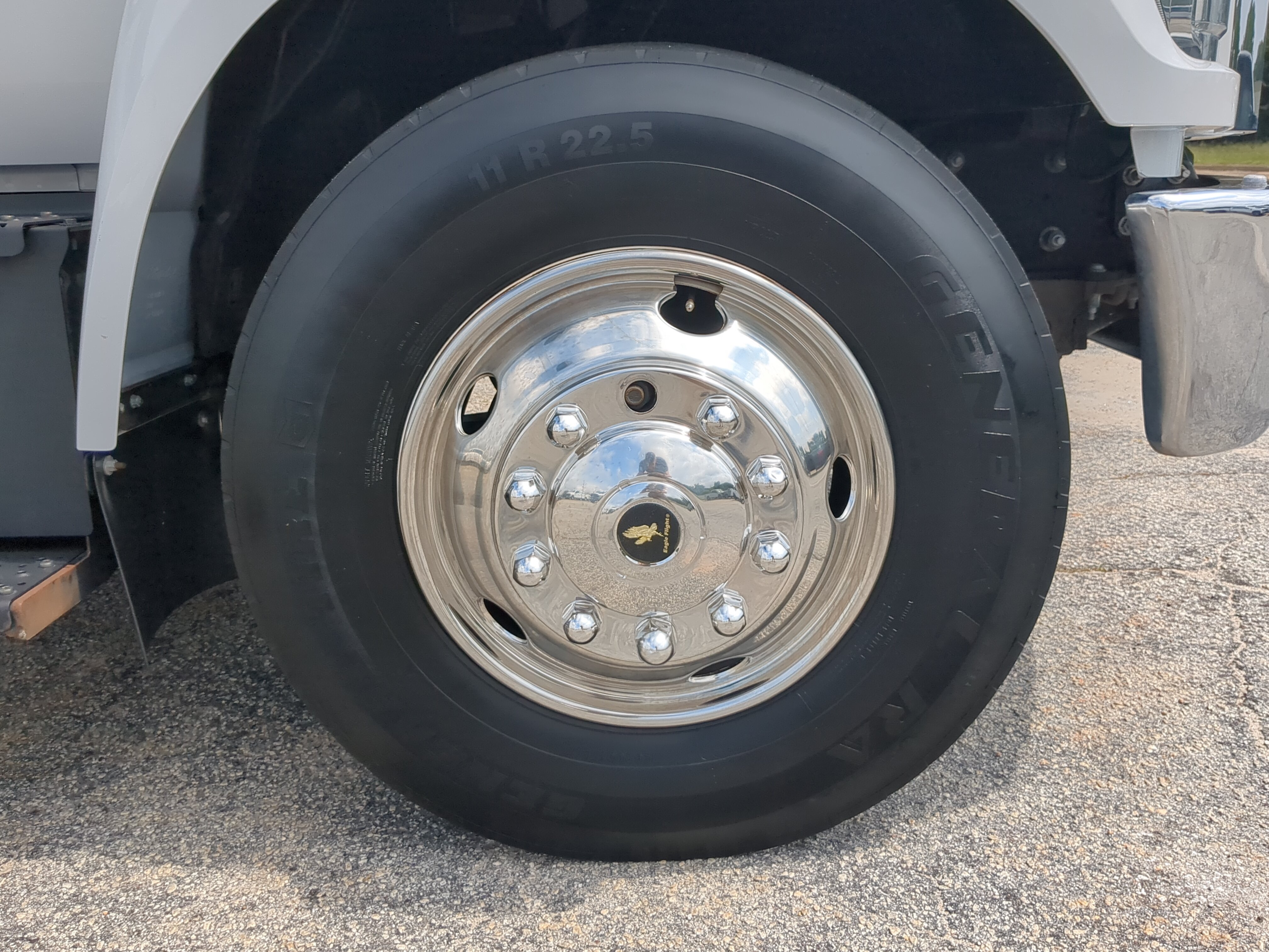 Used 2021 Ford F750 2WD Regular Cab Super Duty image 9