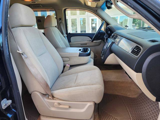 Used 2008 Chevrolet Suburban LS w/ Skid Plate Package AWD/4WD image 19