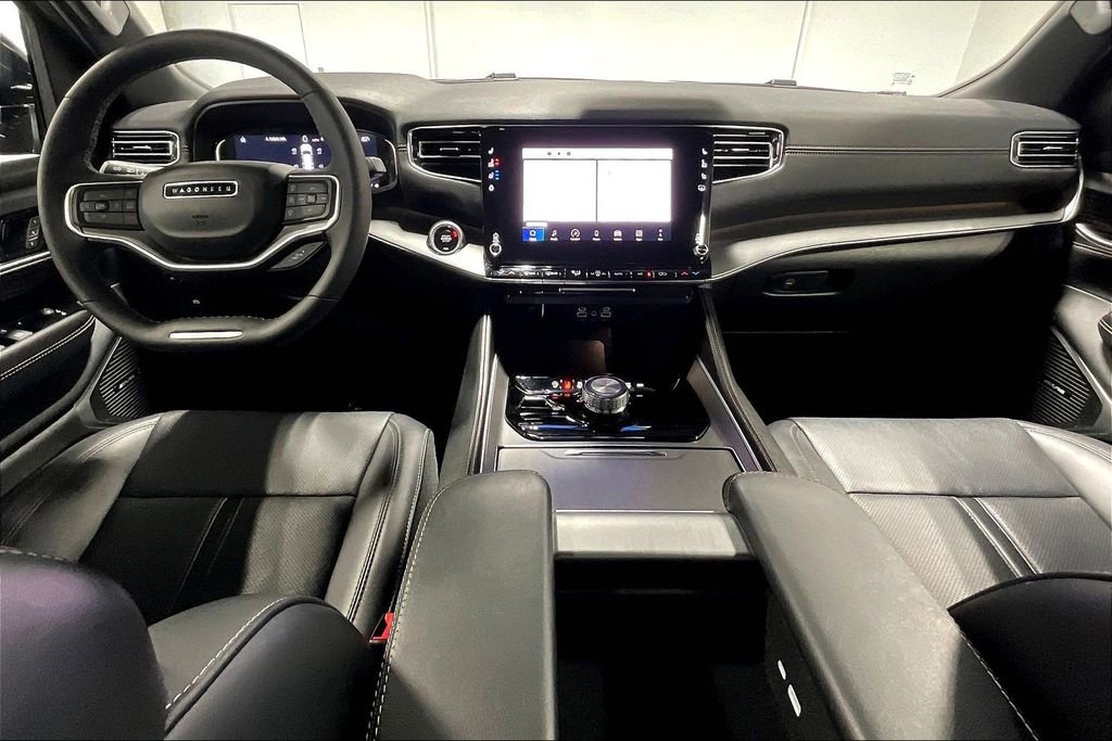 New 2025 Jeep Wagoneer L Series II w/ Premium Group I image 9