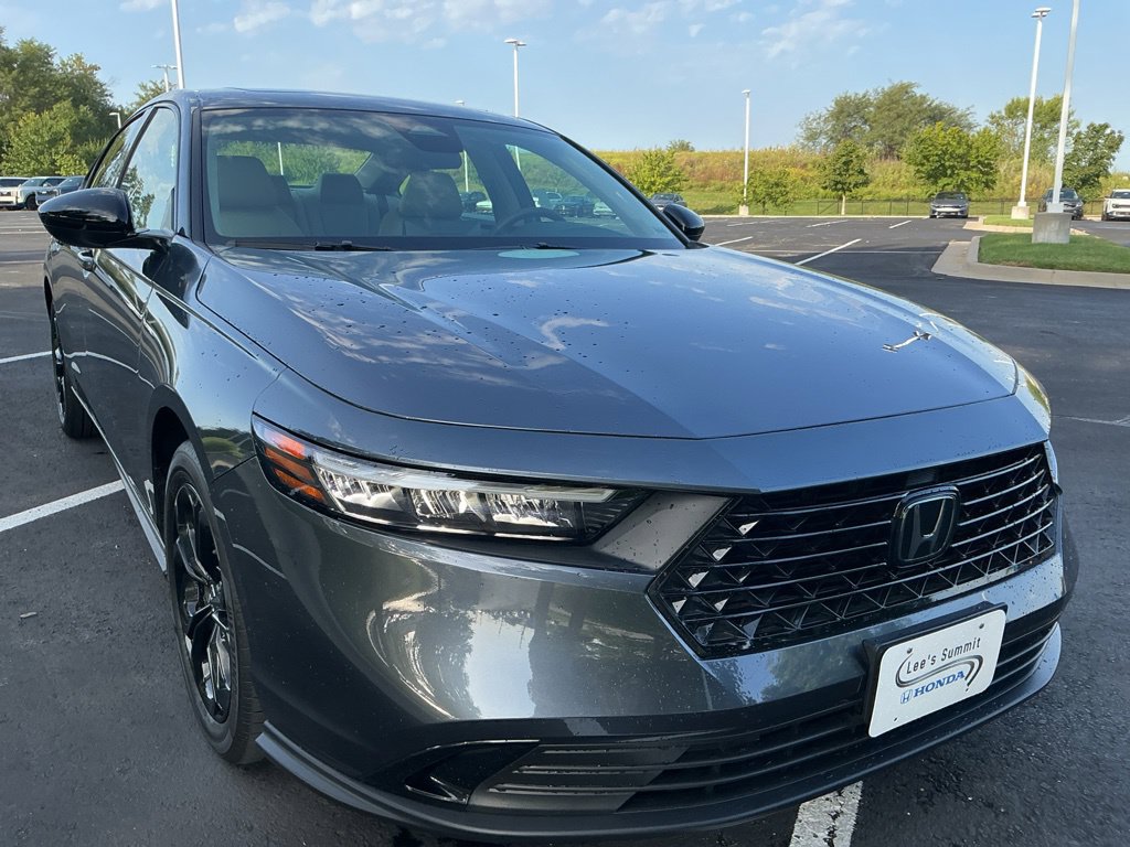 Used 2025 Honda Accord SE image 17
