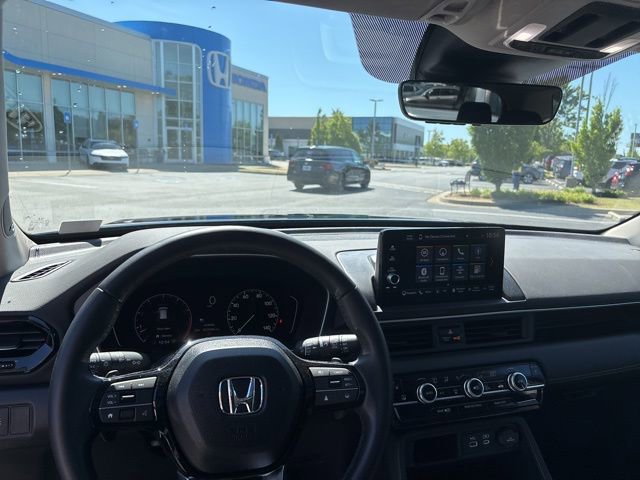 Used 2025 Honda Pilot Touring image 15