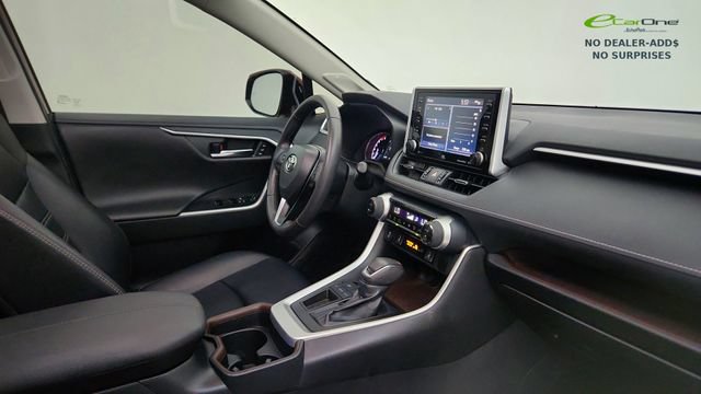 Used 2019 Toyota RAV4 Limited FWD image 22