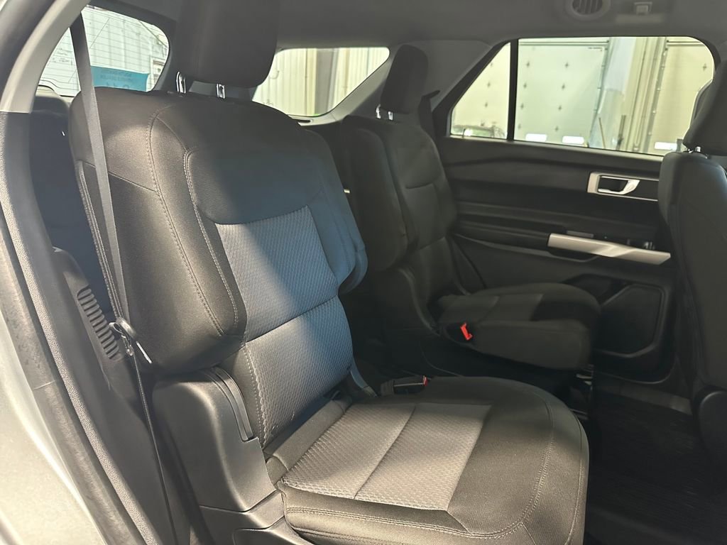 Used 2023 Ford Explorer XLT image 29