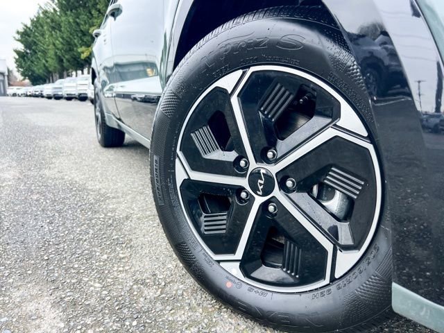 New 2025 Kia Niro SX image 2