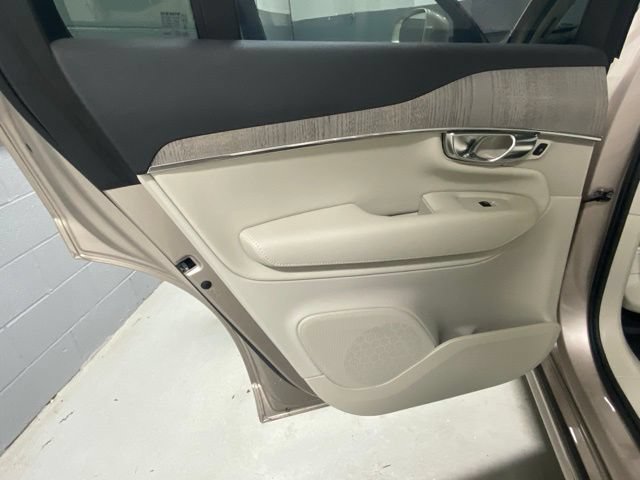 Used 2025 Volvo XC90 B5 Plus w/ Protection Package AWD/4WD image 7