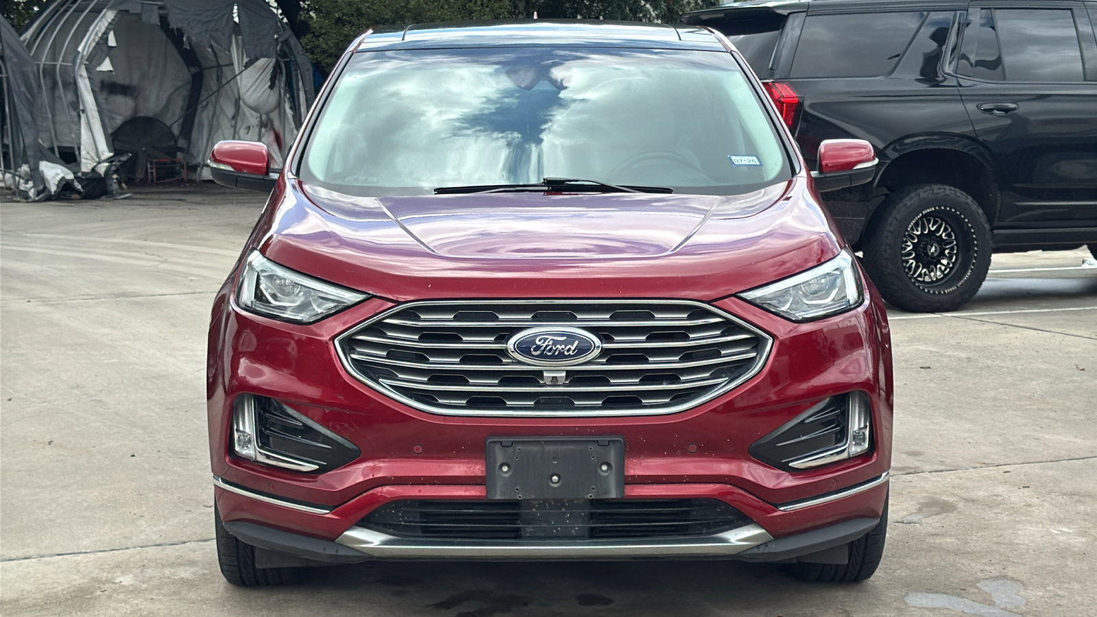 Used 2019 Ford Edge Titanium w/ Equipment Group 301A FWD image 2