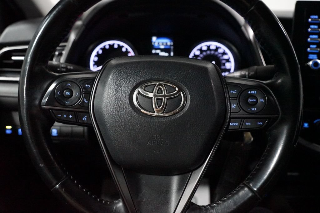 Used 2022 Toyota Camry SE FWD image 12