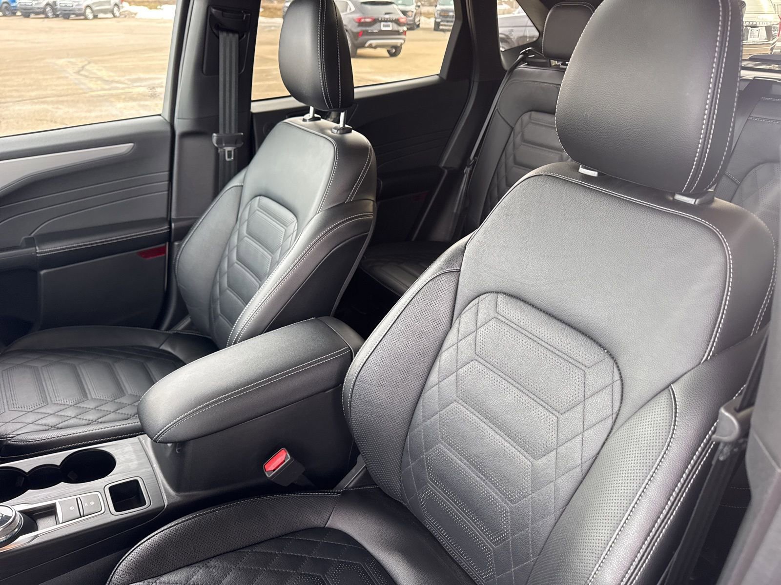 Certified 2024 Ford Escape Platinum w/ Premium Technology Package image 25