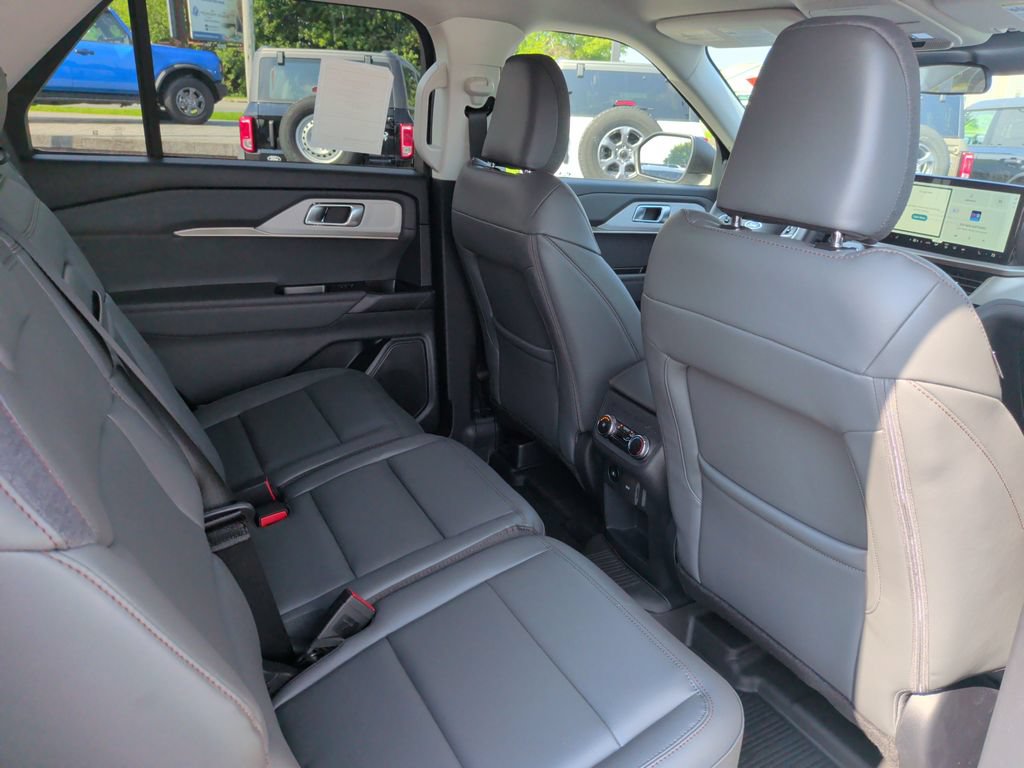 New 2026 Ford Explorer Active w/ Active Comfort Package AWD/4WD image 10