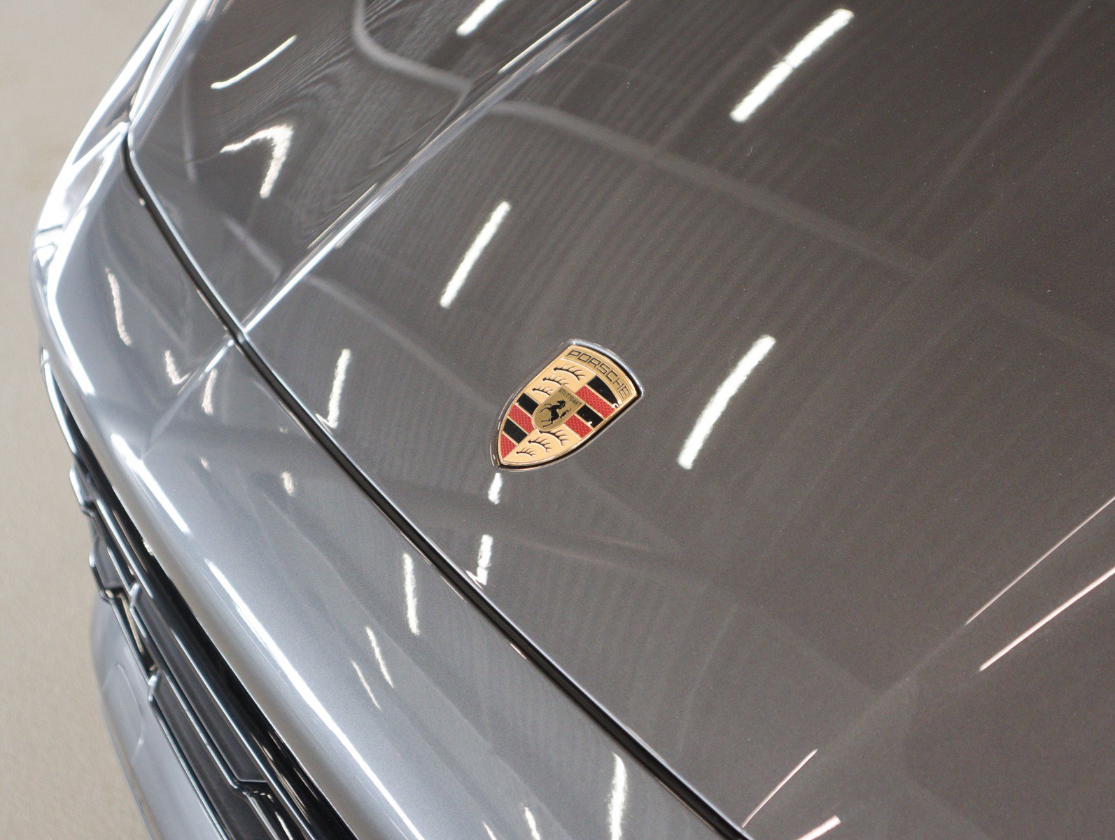Certified 2025 Porsche Cayenne Coupe image 29