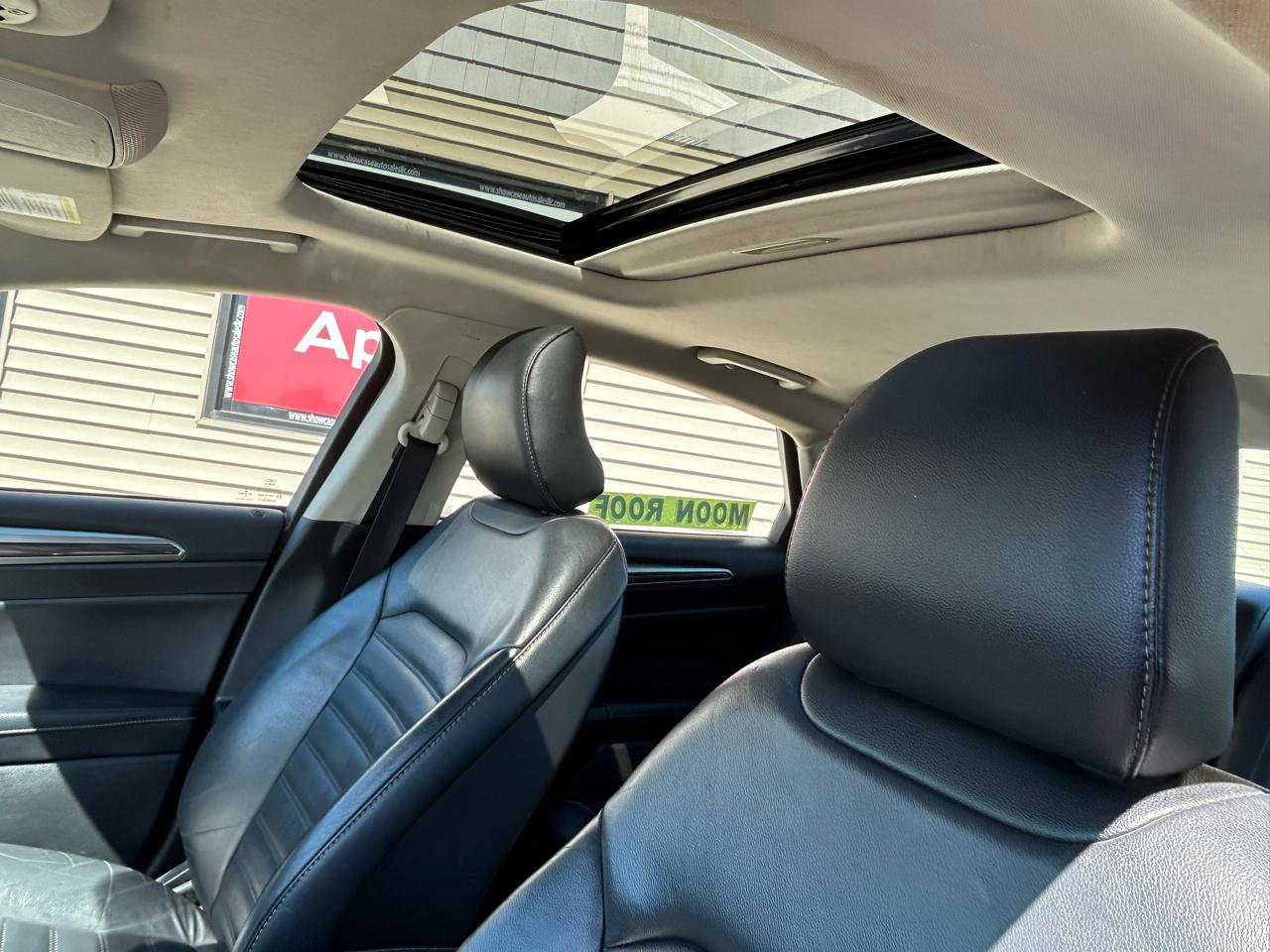 Used 2017 Ford Fusion SE w/ Fusion SE Technology Package FWD image 18