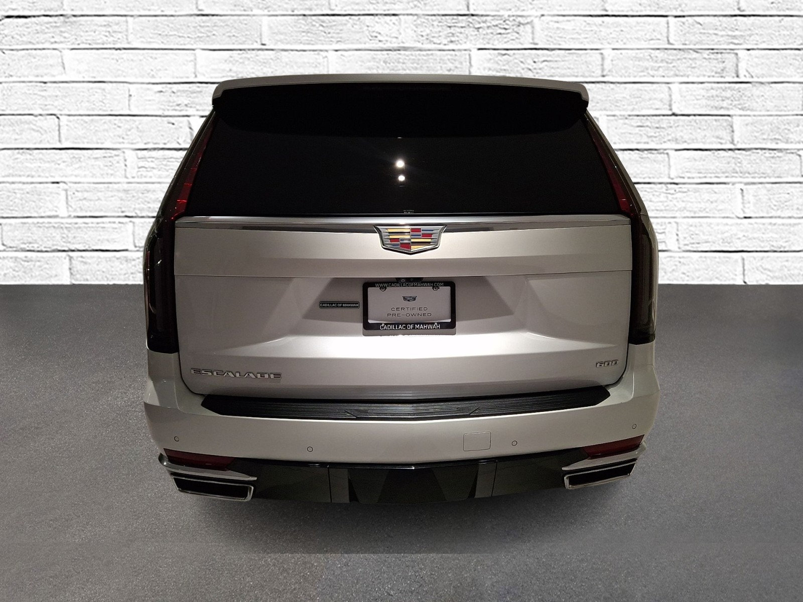 Certified 2023 Cadillac Escalade Premium Luxury AWD/4WD image 5