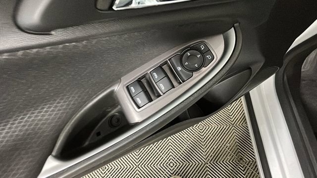 Used 2023 Chevrolet Malibu LT w/ Sport Edition FWD image 11