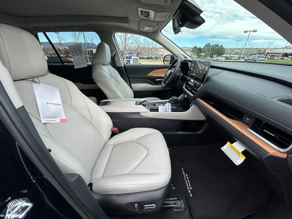 Used 2026 Toyota Grand Highlander AWD image 26
