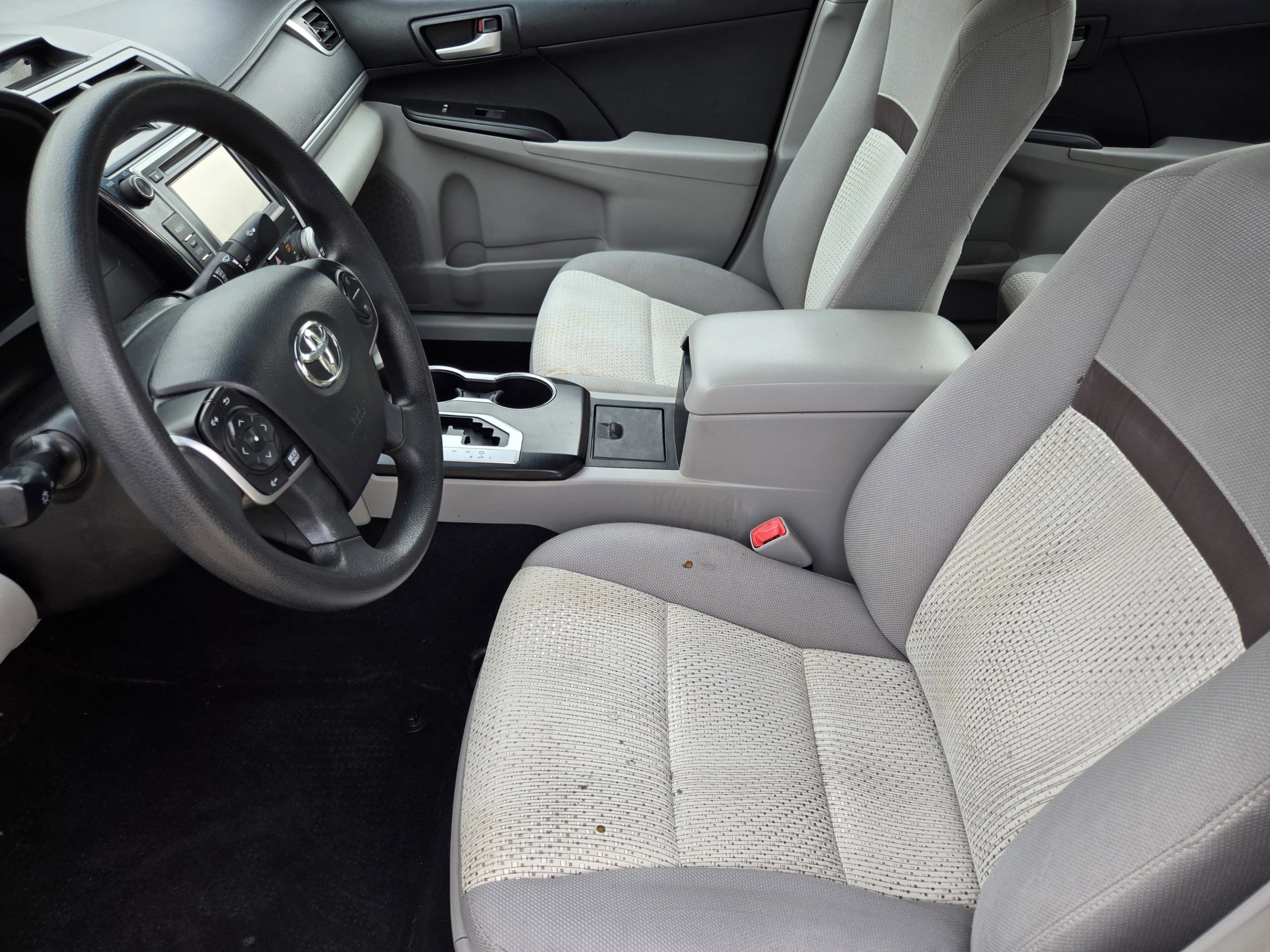 Used 2014 Toyota Camry LE FWD image 10