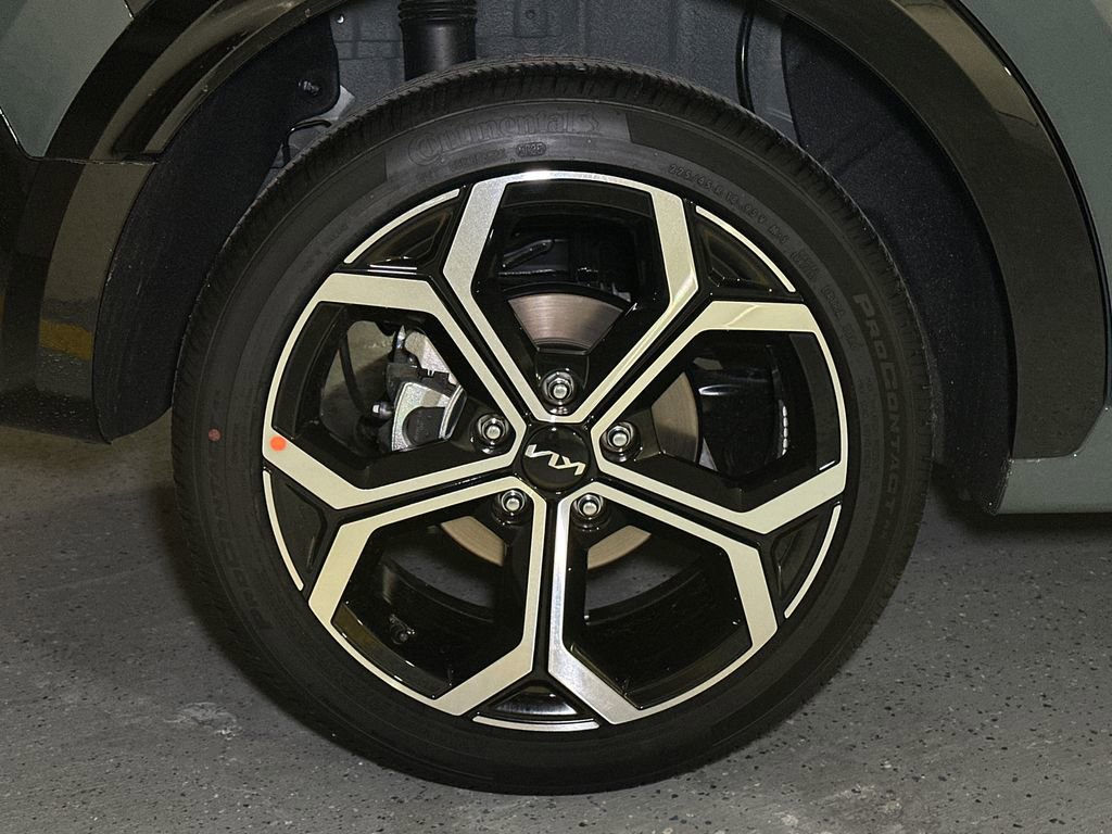 New 2026 Kia Niro SX Touring FWD image 8