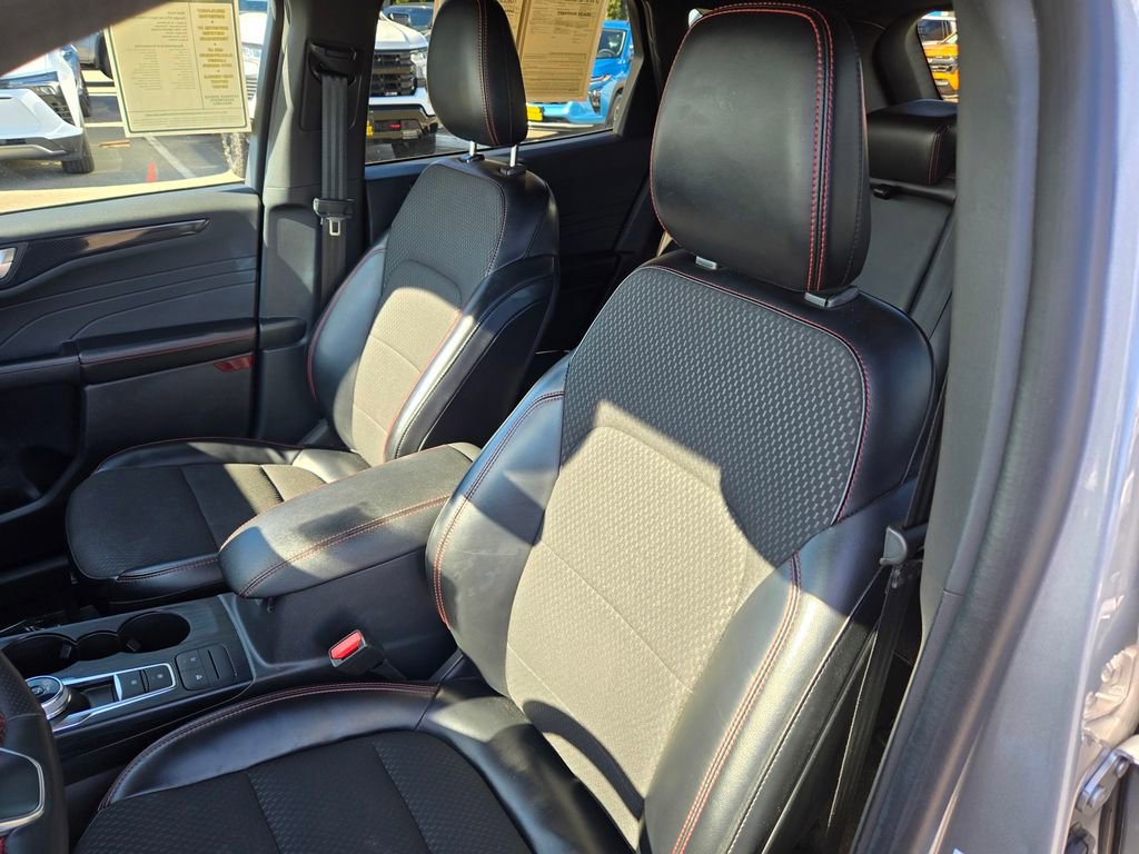 Used 2024 Ford Escape ST-Line image 12