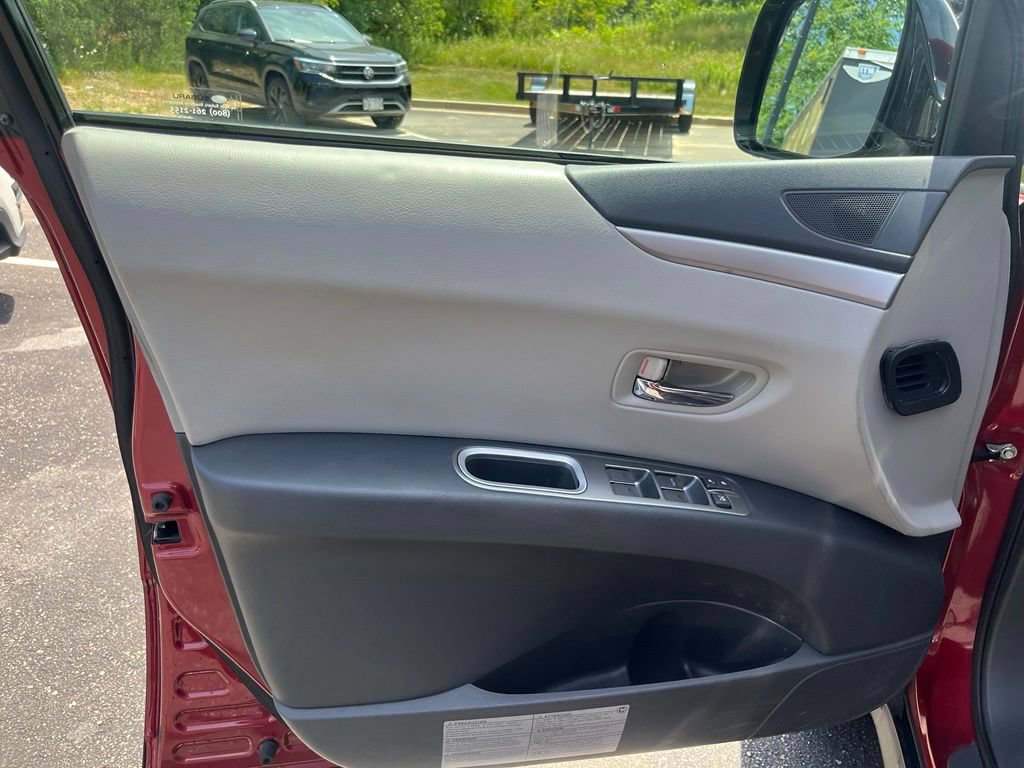 Used 2013 Subaru Tribeca Limited w/ PWR Moonroof Pkg AWD/4WD image 9