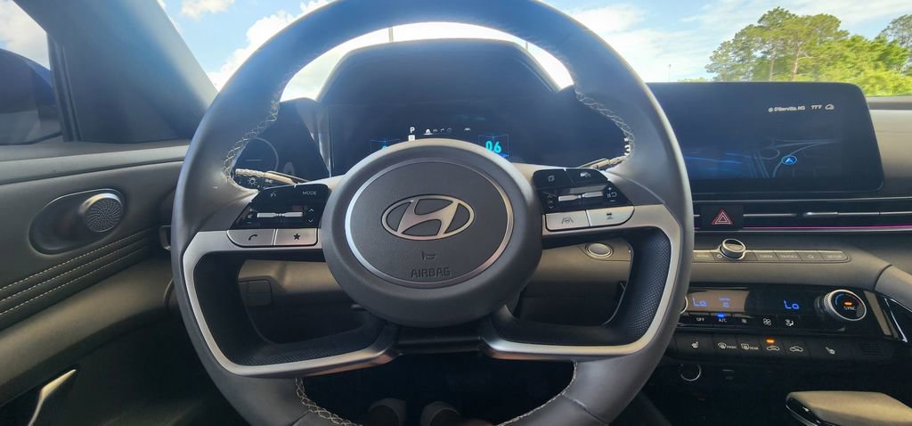 Used 2024 Hyundai Elantra SEL w/ Convenience Package FWD image 27