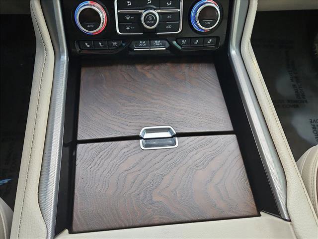 Used 2021 GMC Yukon Denali w/ Denali Premium Package image 12