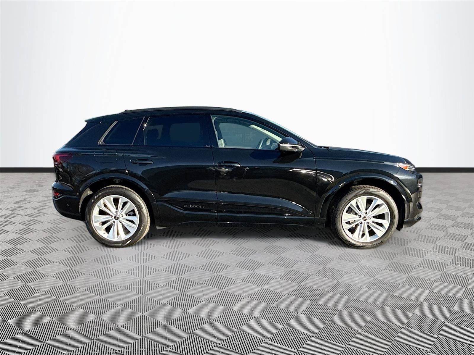 Used 2025 Audi Q6 e-tron Premium Plus w/ Premium Plus image 8