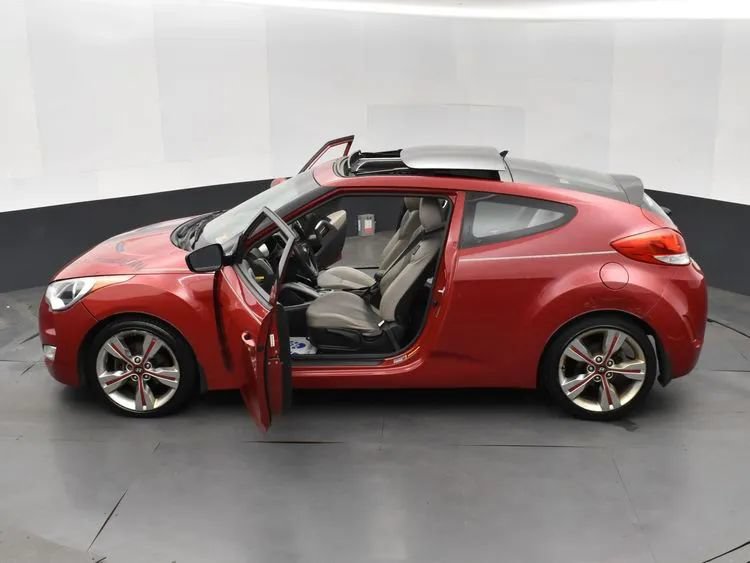 Used 2013 Hyundai Veloster w/ Style Pkg FWD image 7