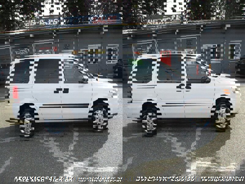 Used 2008 Chevrolet Uplander w/ Climate Package image 2