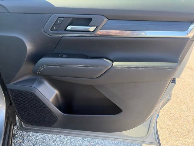 New 2027 GMC Terrain Elevation w/ Elevation Premium Package AWD/4WD image 36