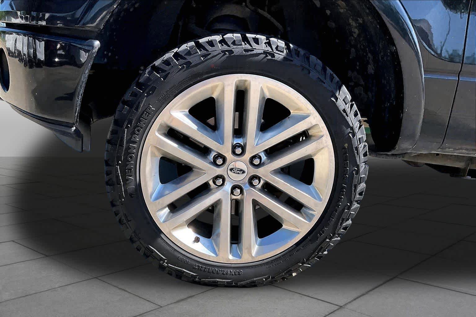 Used 2013 Ford F150 Lariat w/ Lariat Chrome Pkg AWD/4WD image 10