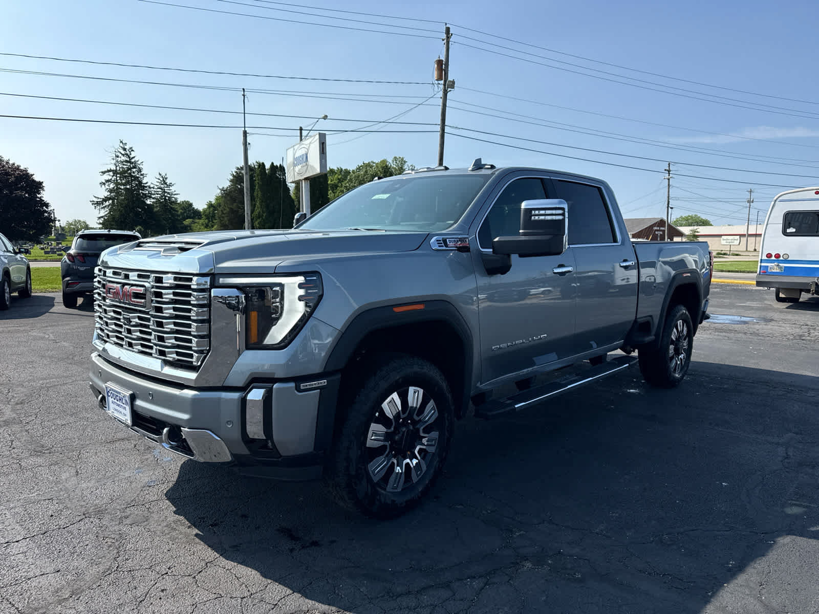 New 2026 GMC Sierra 3500 Denali w/ Denali Reserve Package AWD/4WD image 1