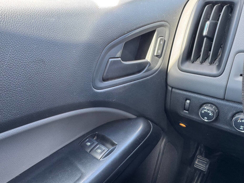 Used 2019 Chevrolet Colorado W/T image 17