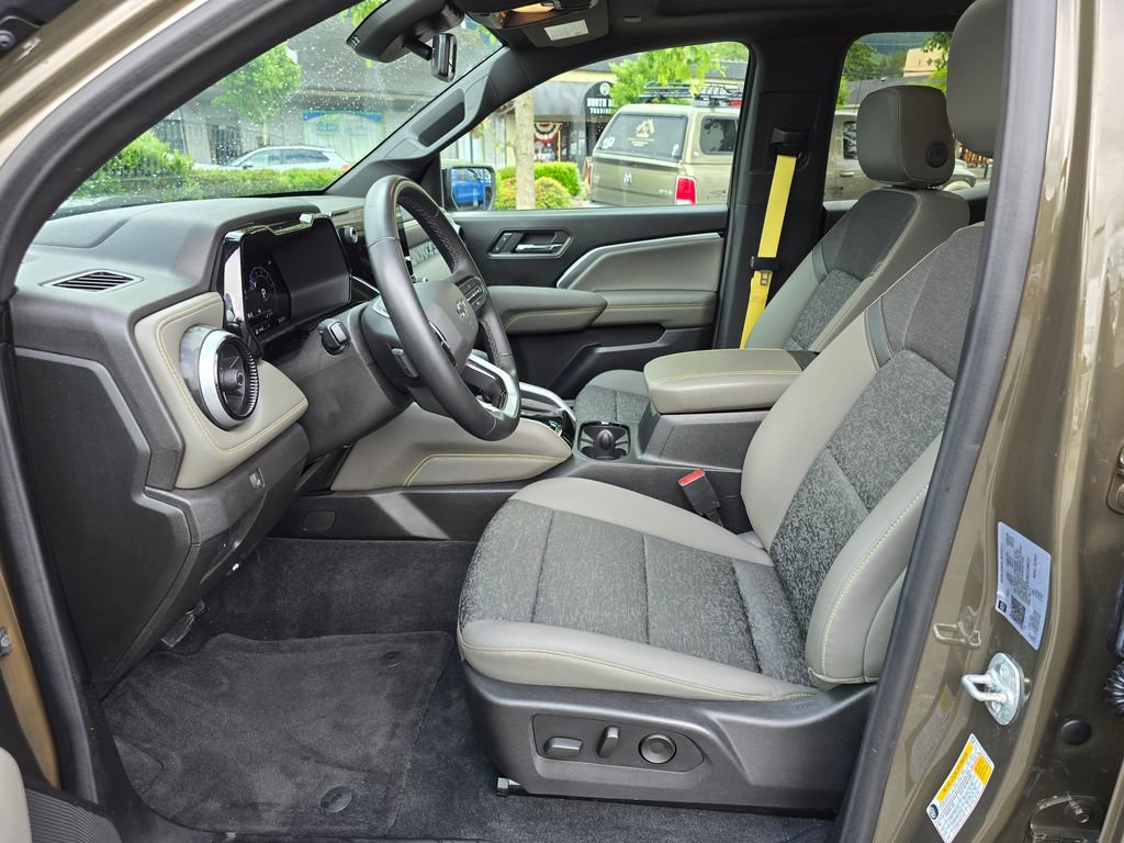 Used 2024 Chevrolet Colorado ZR2 AWD/4WD image 21