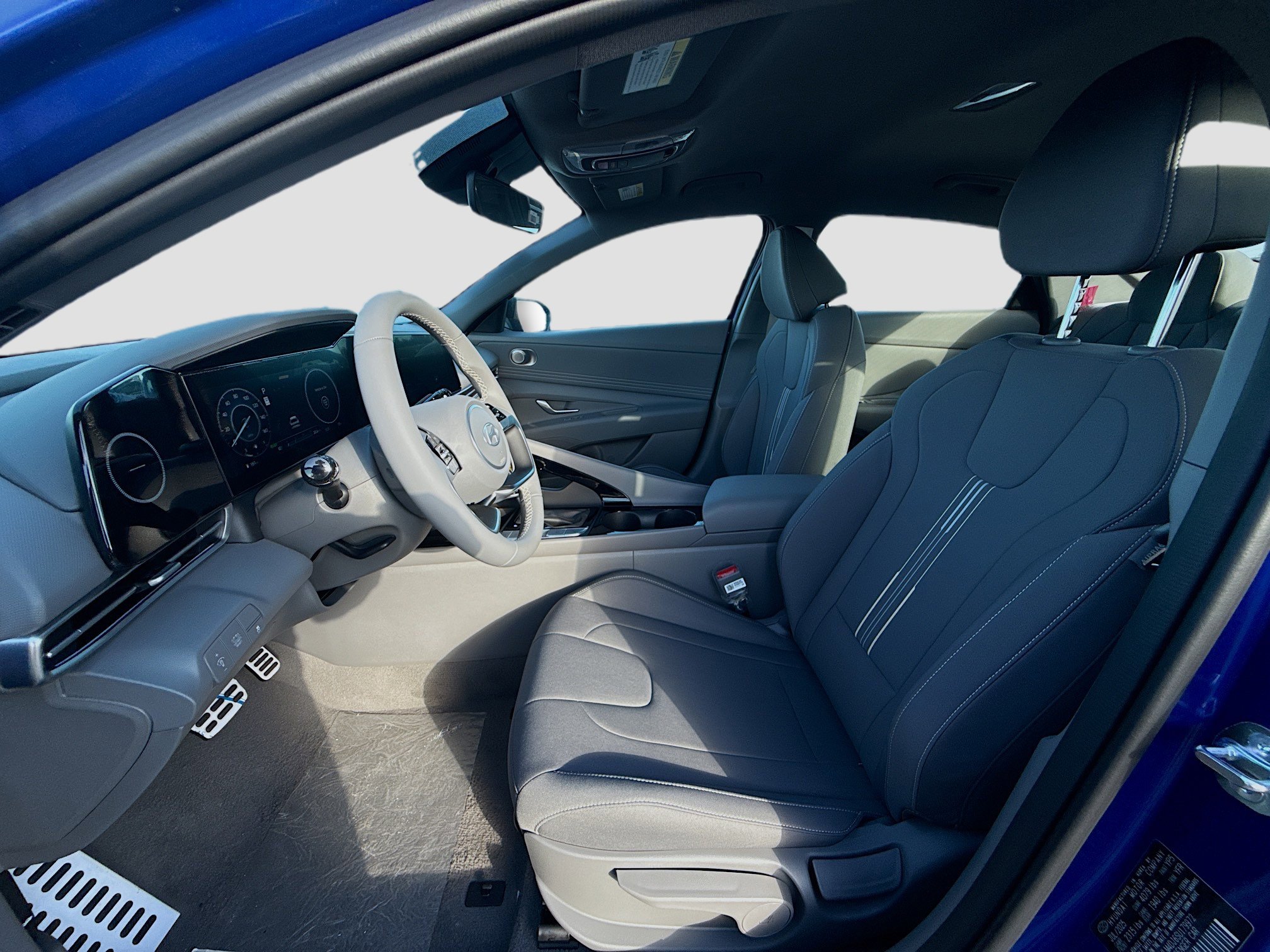 New 2025 Hyundai Elantra SEL image 14