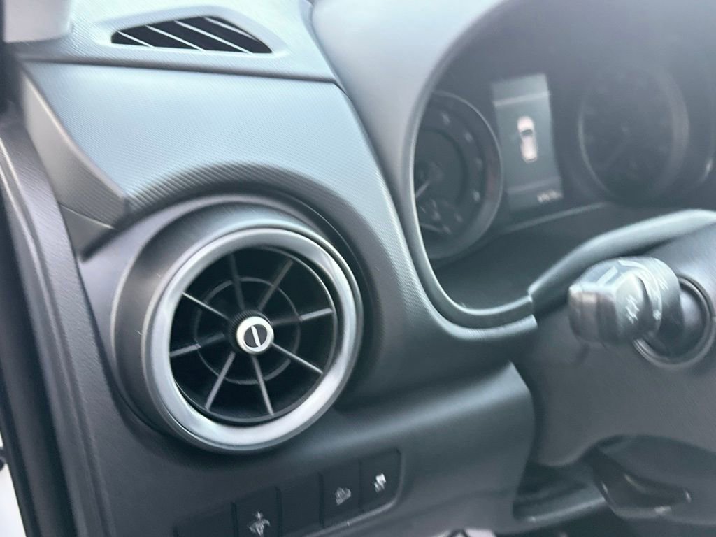 Used 2022 Hyundai Kona SE image 17