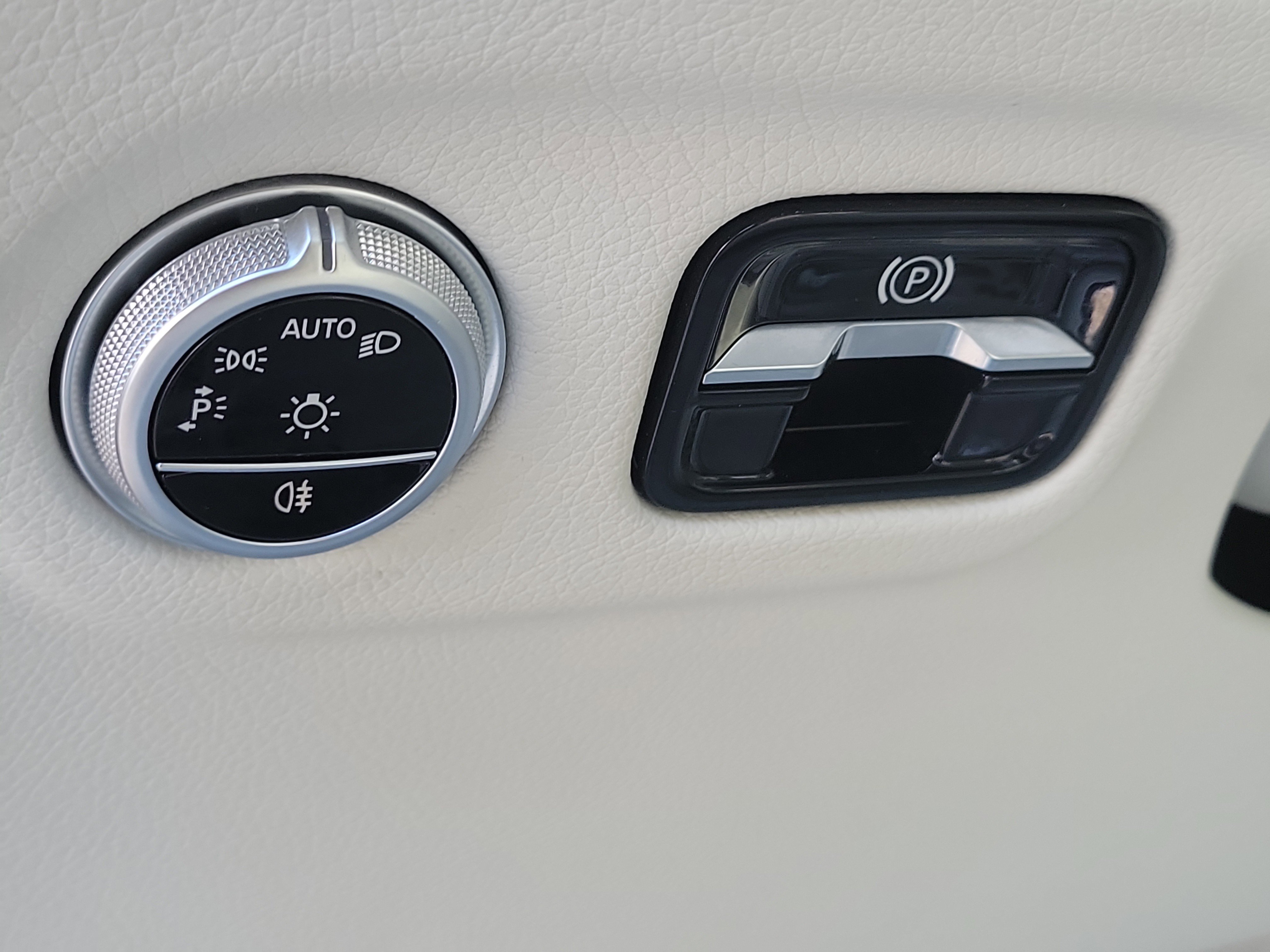Used 2023 Mercedes-Benz EQS 580 4MATIC SUV image 24