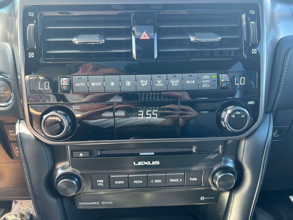 Used 2023 Lexus GX 460 w/ Black Line Special Edition image 34