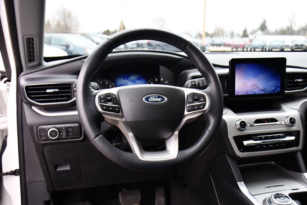 Used 2023 Ford Explorer XLT w/ Equipment Group 202A image 12