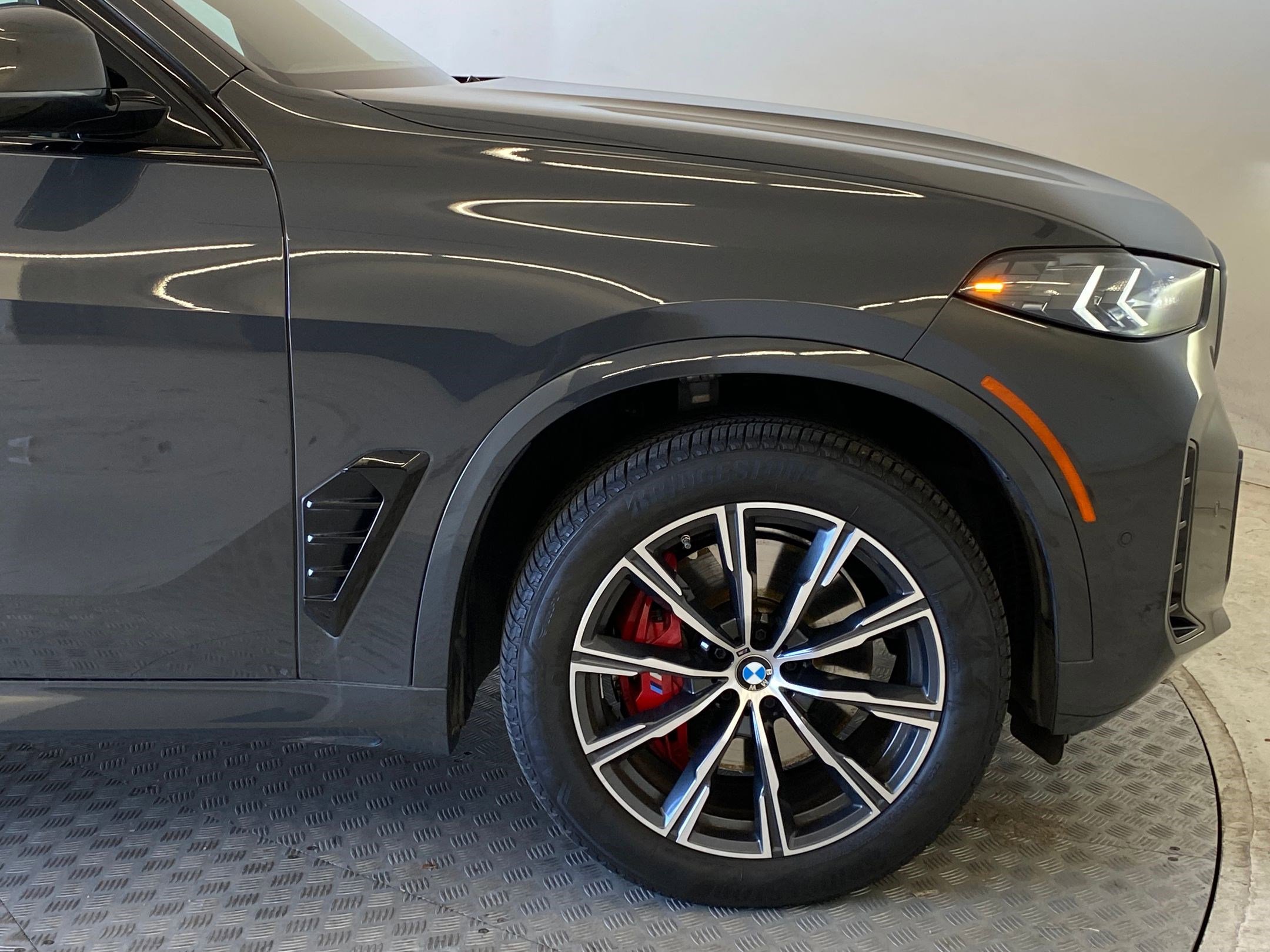 Certified 2024 BMW X5 xDrive40i w/ M Sport Package image 11
