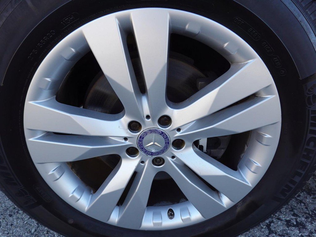 Used 2012 Mercedes-Benz GL 320 BlueTEC 4MATIC image 9