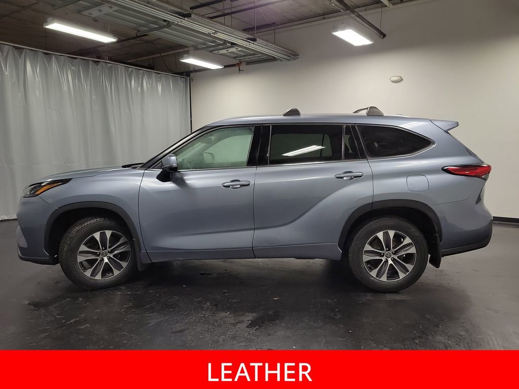 Used 2022 Toyota Highlander XLE image 5