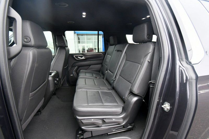 Used 2024 Chevrolet Suburban LT AWD/4WD image 15