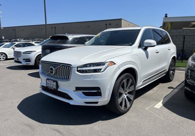 Used 2024 Volvo XC90 T8 Plus w/ Protection Package Premier AWD/4WD image 2