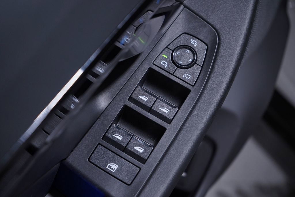 Used 2024 BMW 530i w/ Convenience Package image 16