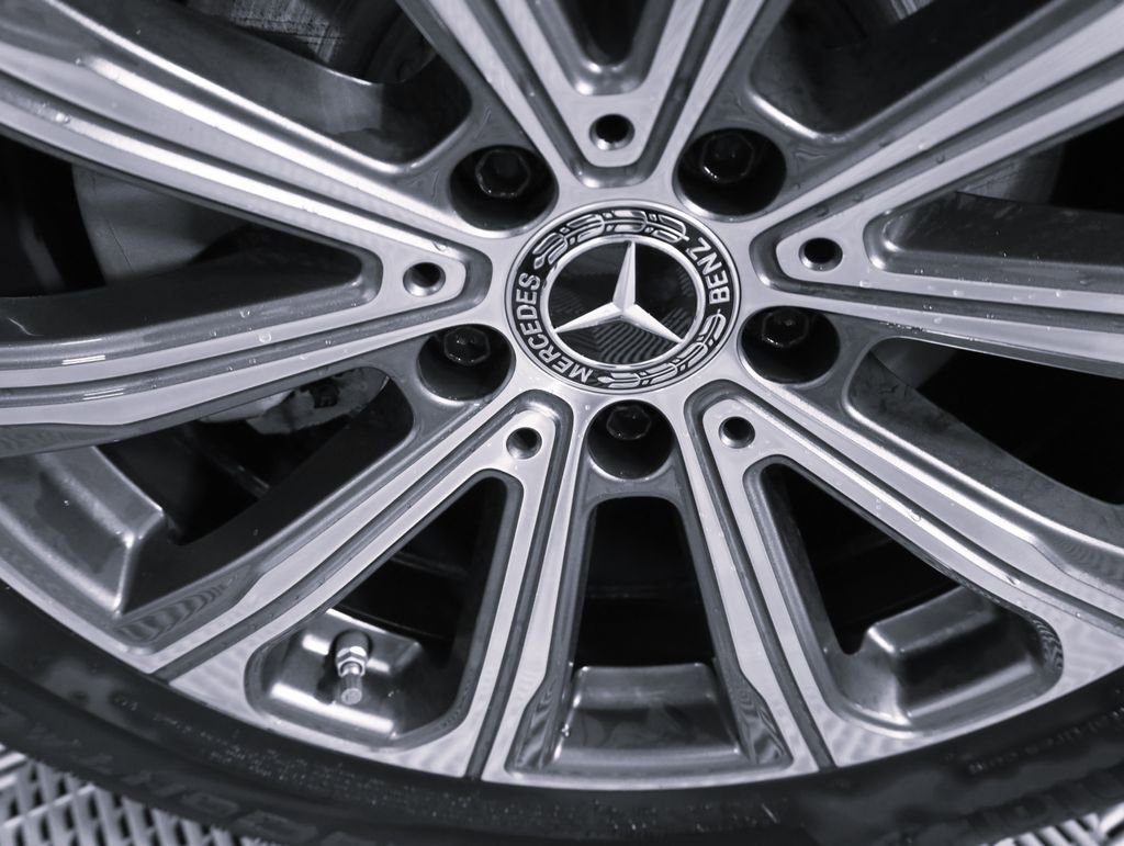 Used 2026 Mercedes-Benz GLC 300 4MATIC image 8